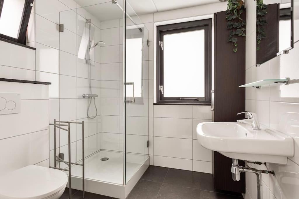 Vakantiehuis Aan Het Water -Incl Laadpaal- Ewijk Buitenkant foto
